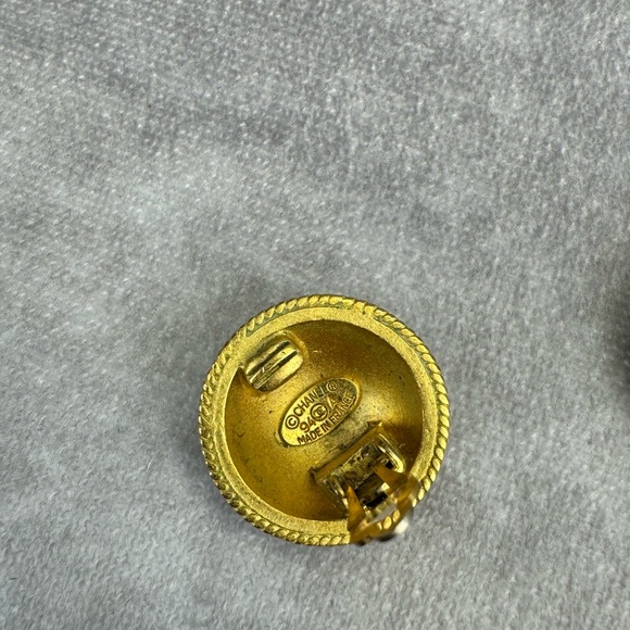 CHANEL Vintage 1994 Gold Plated CC Clip On Earrings STUNNING! - Picture 10 of 12